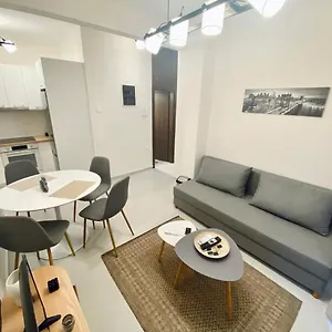 https://studio-antigonidon-square.hotels-of-thessaloniki.com